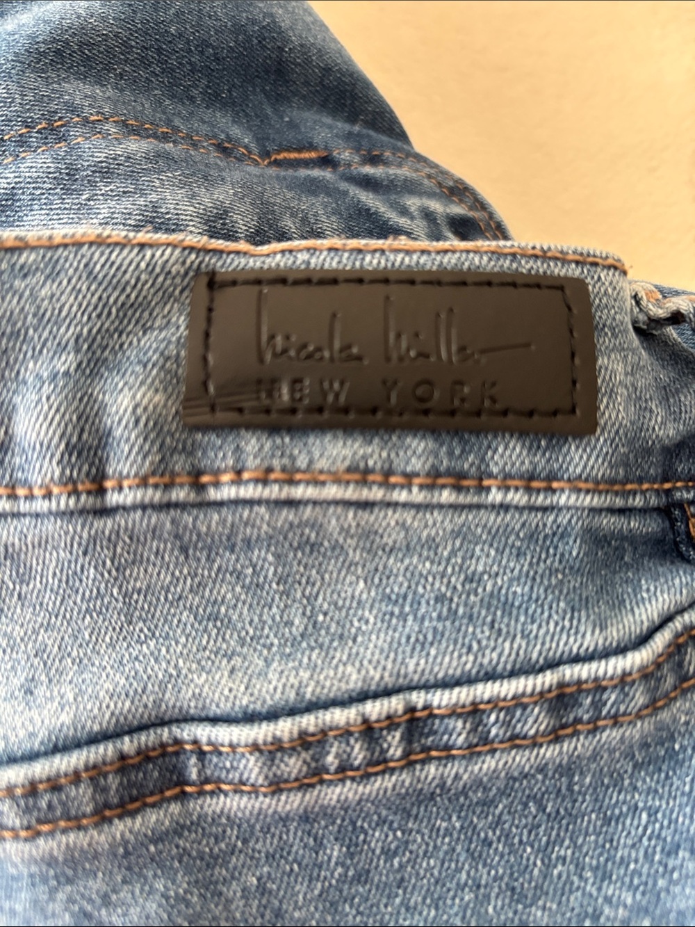 Nicole Miller Women's Barrel Jeans size 12 - Picture 5 of 8